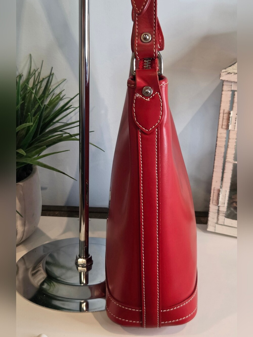 Dooney & Bourke USA Vintage Red Leather Shoulder Hobo - Picture 5 of 15